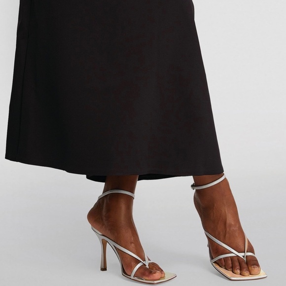 BOTTEGA VENETA
Metallic Stretch Sandals - Picture 2 of 14